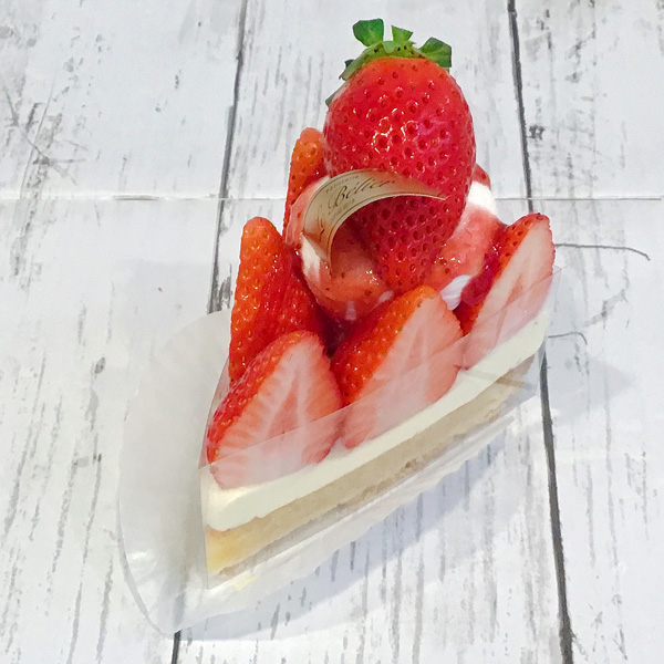 山盛りいちごタルト
